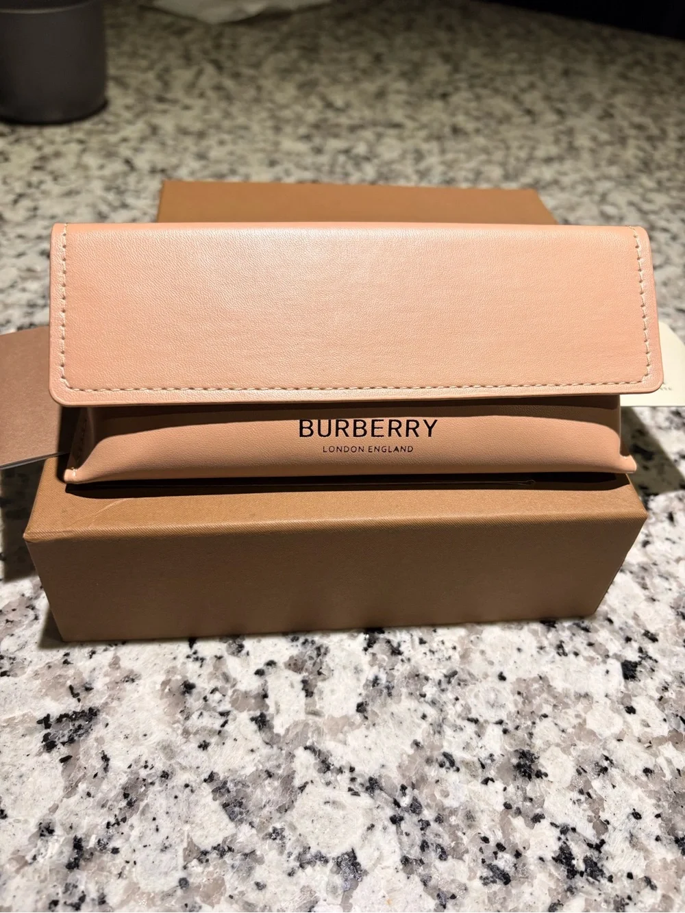 Burberry stylish aviator